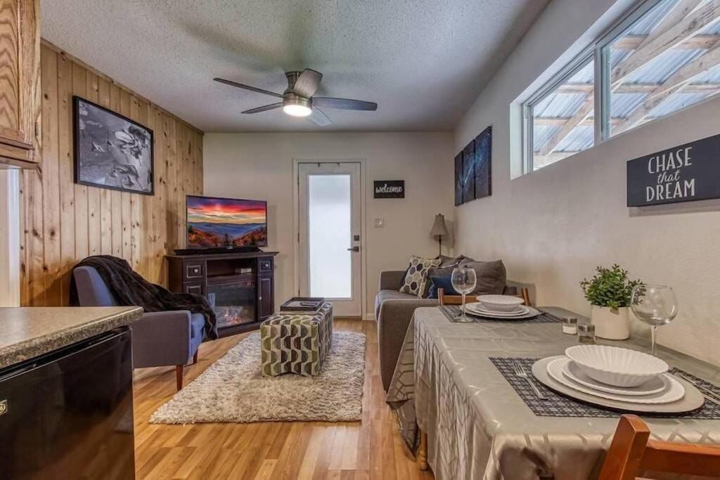 Moonlight Cottage - Your Romantic & Scenic Escape Sevierville Exterior photo